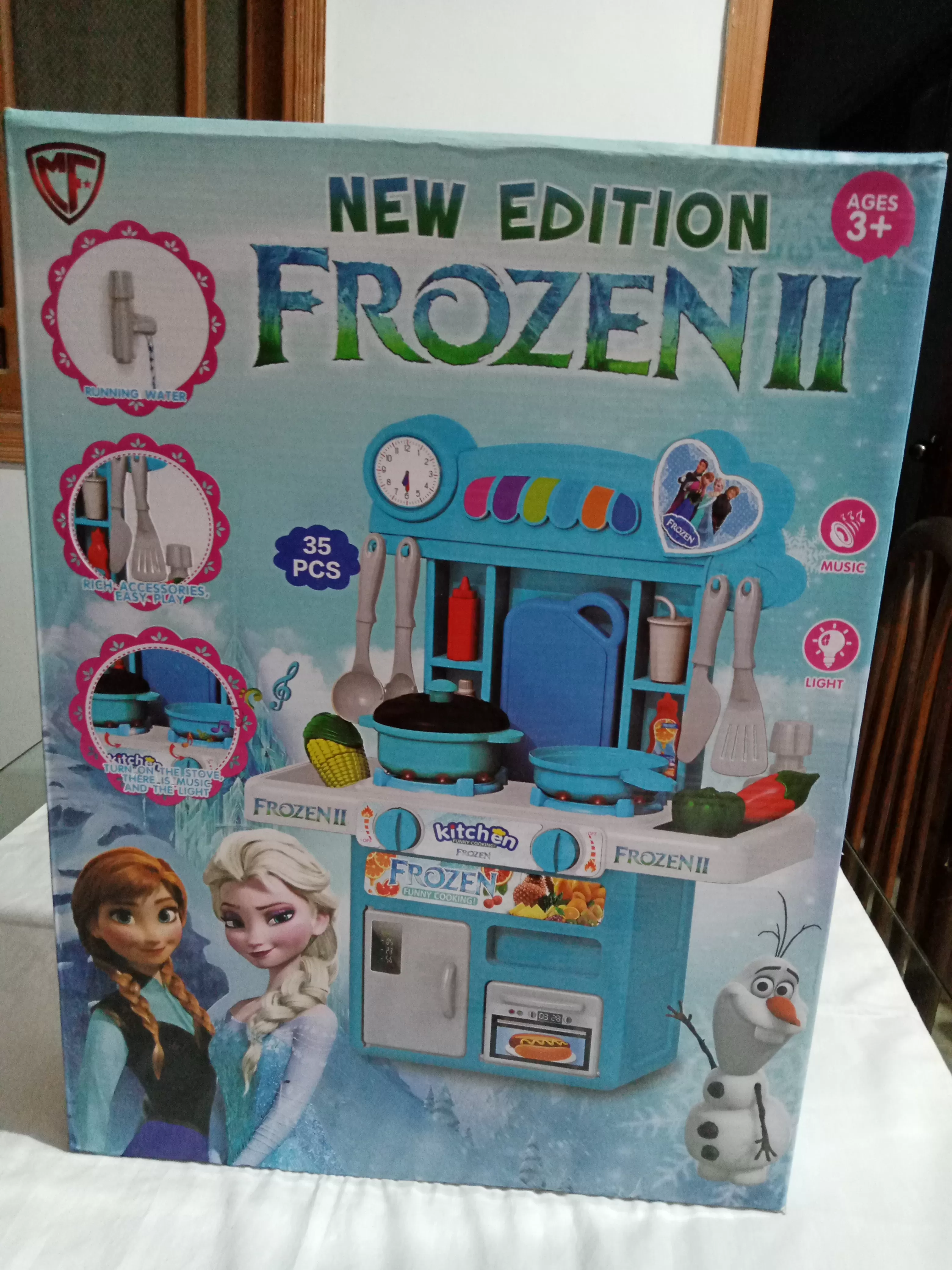 Frozen II - New Edition Kitchen Counter with accessories - 35pcs