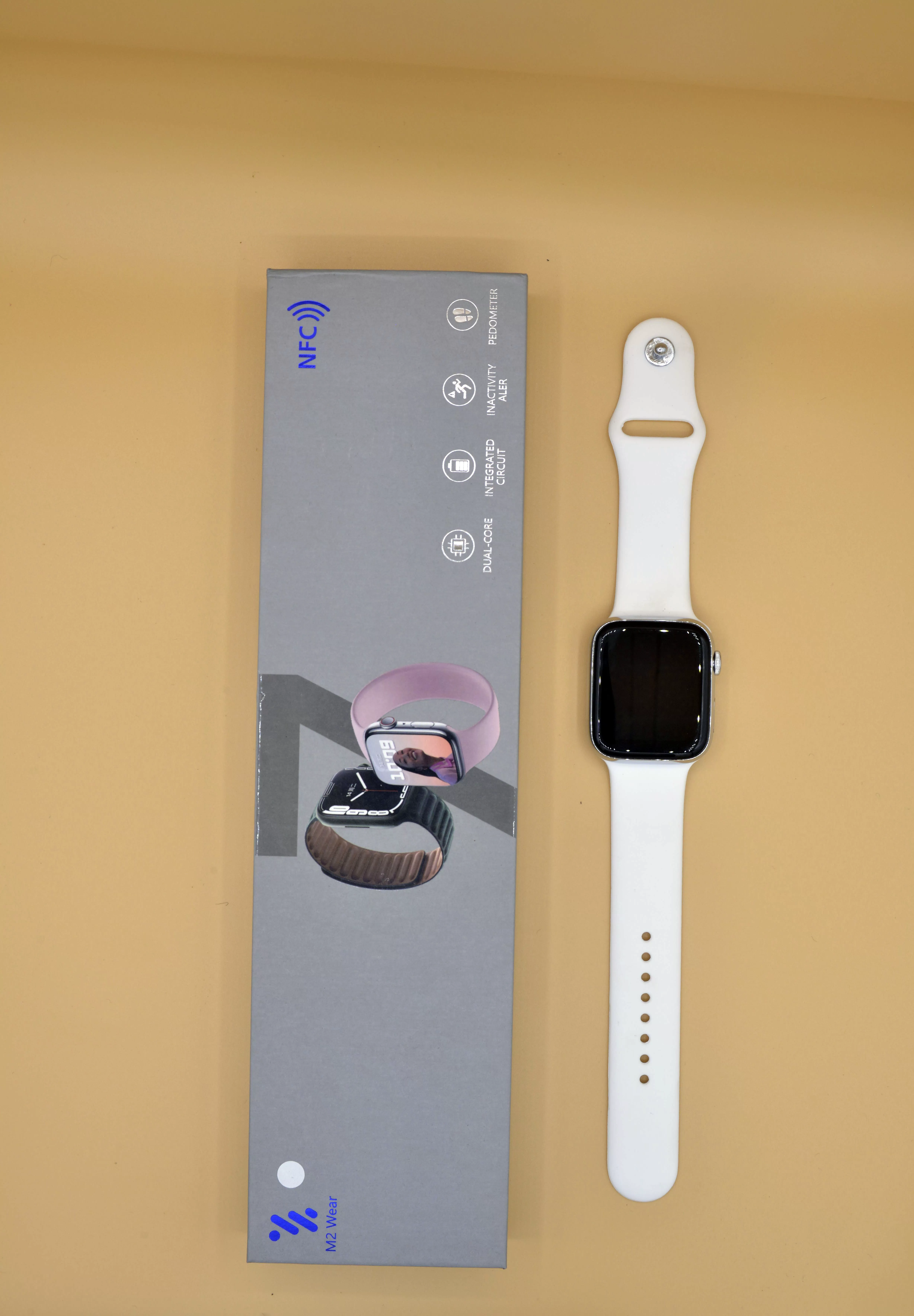 ID7 Smartwatch 1.77inch M2Wear App Long Standby Times With NFC.
