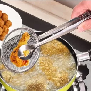 Multi-functional 2 in 1 Fry Tool Filter Spoon Strainer With Clip,Oil Frying BBQ Filter Stainless Steel Mesh Strainer Kitchen Tool Frying Mesh Colander