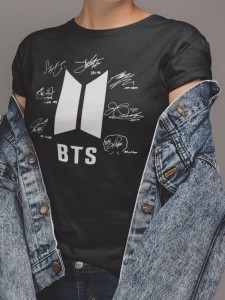 BTS Signature With ALL SEVEN MEMBERS Half Sleeves Cotton Black  T-Shirt