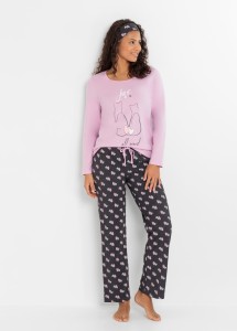 Comfortable pajamas with heart print