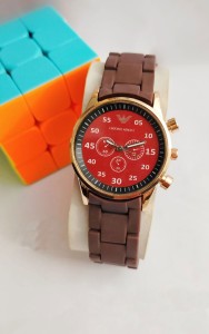 Stylish Wrist Watch For Women's Chronograph Stainless Steel Amazing Watch Ladies Rubber Strap Watch
