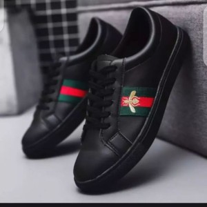 BLACK SNEAKERS FOR MEN and Women