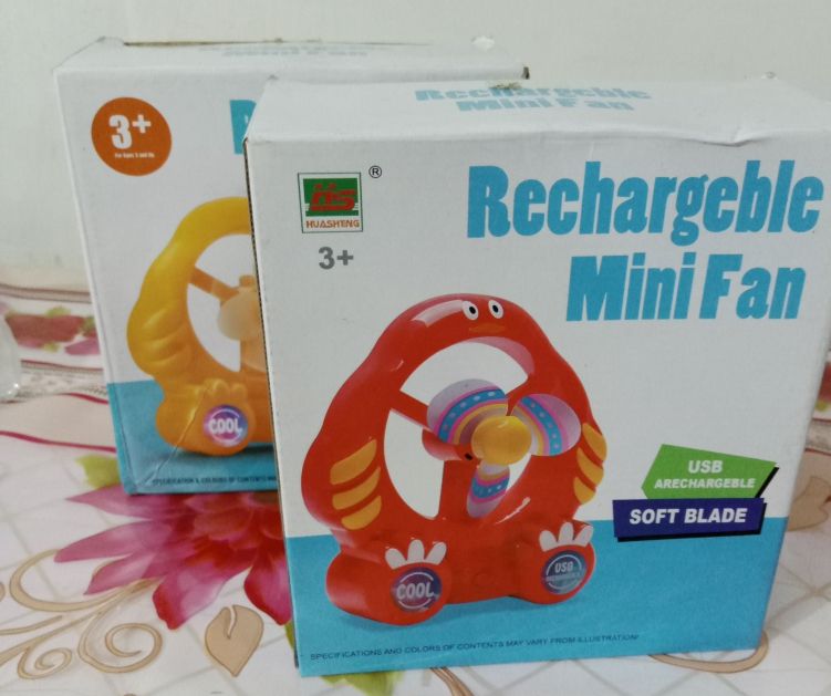 Mini Rechargeable Fan with cord and rechargeable battery